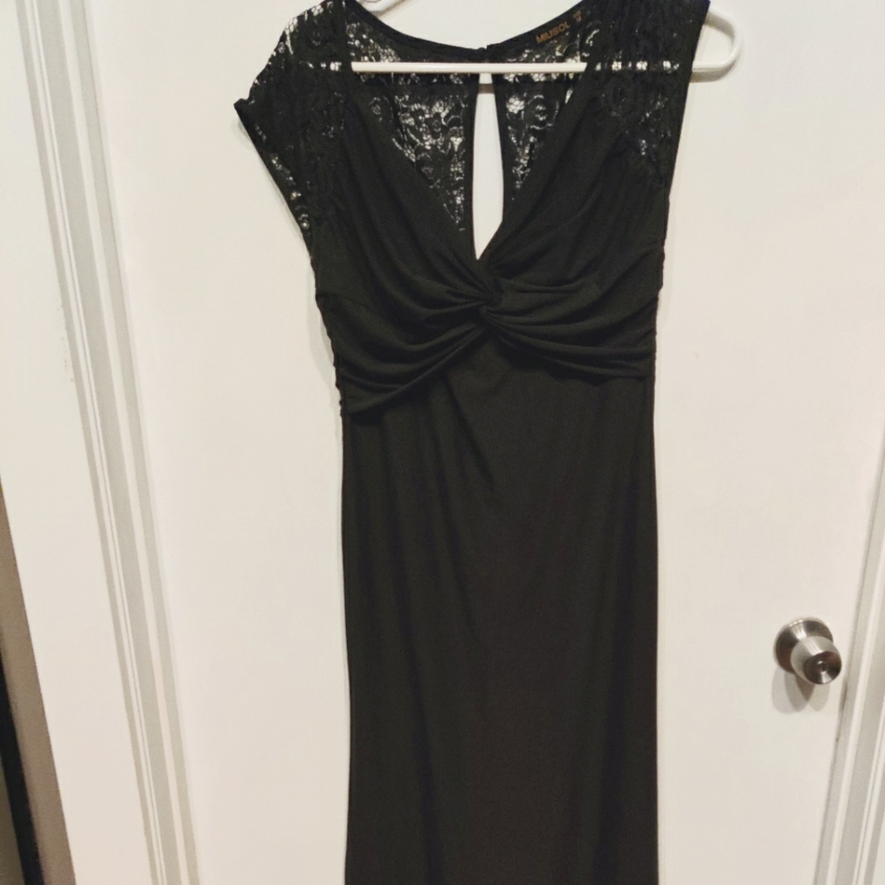 Muisol Black Lace Back Gown Size M NWOT